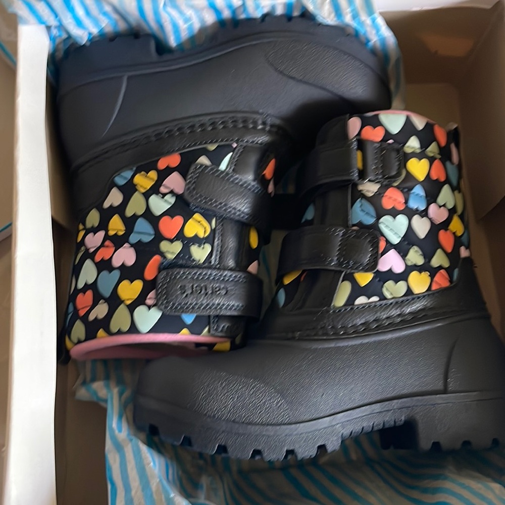 Carters toddler/girls snow boots brand new